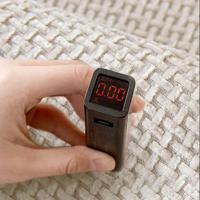 Renove sua sala com a Branquille™, a capa para sofá feita em tecido chenille premium com acabamento elegante e base antiderrapante. Da lojaorganizeja.com