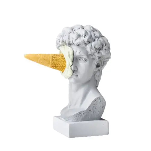 A Estátua Sorvete David é uma interpretação lúdica e refrescante da icônica escultura de Michelangel. Da lojaorganizeja.com