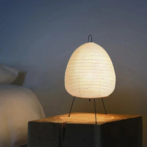 O Abajur LED Nippon combina o charme minimalista da cultura japonesa com a funcionalidade da iluminação moderna. Da lojaorganizeja.com