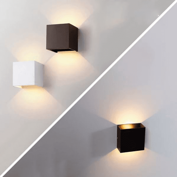 A  Arandela Externa de Parede em LED à Prova d'Água, uma fusão de design moderno e durabilidade.  Da lojaorganizeja.com