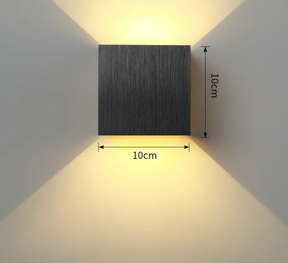 Crie ambientes modernos e iluminados com a Arandela de Parede Linear em Alumínio 6W, uma solução sofisticada que une estilo e eficiência para destacar o charme do seu espaço. Da lojaorganizeja.com