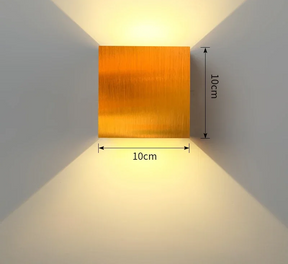 Crie ambientes modernos e iluminados com a Arandela de Parede Linear em Alumínio 6W, uma solução sofisticada que une estilo e eficiência para destacar o charme do seu espaço. Da lojaorganizeja.com