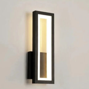 Traga sofisticação e modernidade para sua casa com a Arandela de Parede Minimalista GlowLine, uma peça que une funcionalidade e design elegante para transformar qualquer ambiente. Da loja lojaorganizeja.com