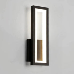 Traga sofisticação e modernidade para sua casa com a Arandela de Parede Minimalista GlowLine, uma peça que une funcionalidade e design elegante para transformar qualquer ambiente. Da loja lojaorganizeja.com
