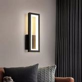 Traga sofisticação e modernidade para sua casa com a Arandela de Parede Minimalista GlowLine, uma peça que une funcionalidade e design elegante para transformar qualquer ambiente. Da loja lojaorganizeja.com