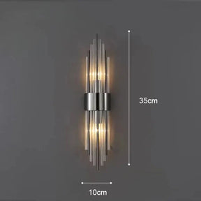 Adicione um toque de sofisticação e funcionalidade ao seu espaço com a Arandela de Parede Guardian em Metal e Vidro, ideal para quem busca um design moderno e atemporal.  Da lojaorganizeja.com