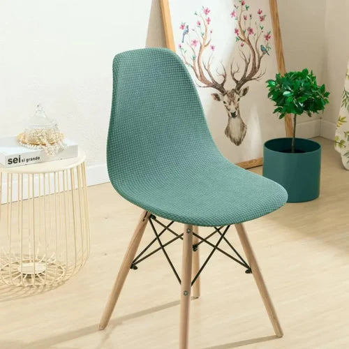 Atualize suas cadeiras com estilo e proteção usando a Capa Decorativa Impermeável para Cadeira Eames Eiffel, projetada especialmente para um ajuste perfeito e uma aparência sofisticada. Da lojaorganizeja.com