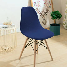 Atualize suas cadeiras com estilo e proteção usando a Capa Decorativa Impermeável para Cadeira Eames Eiffel, projetada especialmente para um ajuste perfeito e uma aparência sofisticada. Da lojaorganizeja.com