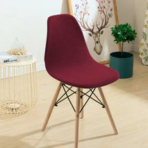 Atualize suas cadeiras com estilo e proteção usando a Capa Decorativa Impermeável para Cadeira Eames Eiffel, projetada especialmente para um ajuste perfeito e uma aparência sofisticada. Da lojaorganizeja.com