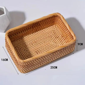 Transforme seus espaços com o charme natural e a funcionalidade do Cesto Decorativo Trançado Organizador Natural, uma peça que une organização e estilo para qualquer ambiente. Da lojaorganizeja.com