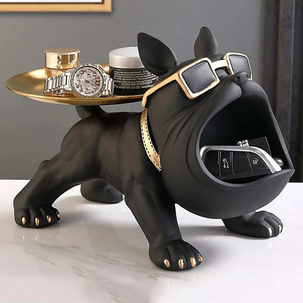 Perfeita para adornar estantes, mesas laterais ou como peça central em sua sala de estar, a Estátua Bulldog acrescenta um toque de personalidade e estilo a qualquer ambiente. Da lojaorganizeja.com