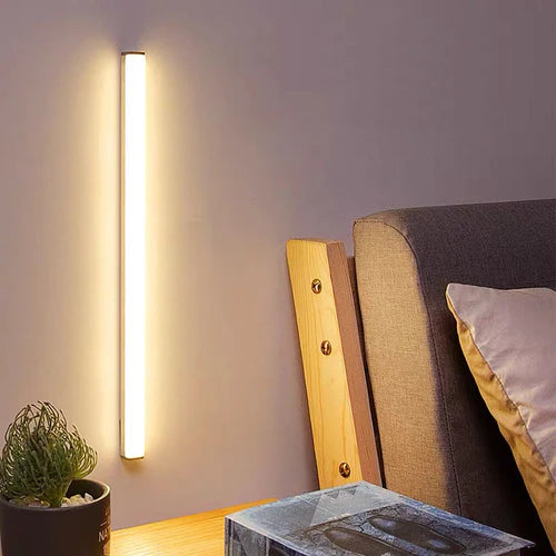 Descubra a inovação e praticidade da Lâmpada LED SmartMotion, que combina tecnologia avançada e design funcional para iluminar seus ambientes de forma automática e eficiente. Da lojaorganizeja.com