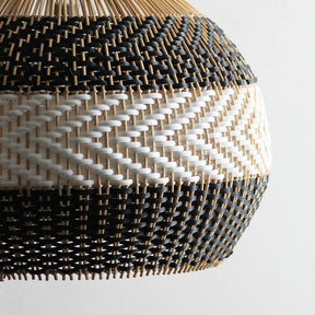  A Luminária Pendente Rattan é a escolha ideal para quem deseja incorporar um toque de elegância natural e sustentabilidade à sua decoração. Da lojaorganizeja.com