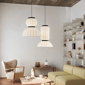 Crie um ambiente acolhedor e sofisticado com o Lustre LED Kyoto Vintage, inspirado na estética japonesa e no minimalismo atemporal. Da lojaorganizeja.com