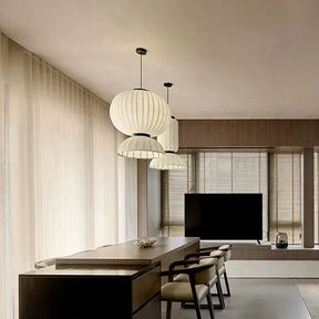Crie um ambiente acolhedor e sofisticado com o Lustre LED Kyoto Vintage, inspirado na estética japonesa e no minimalismo atemporal. Da lojaorganizeja.com