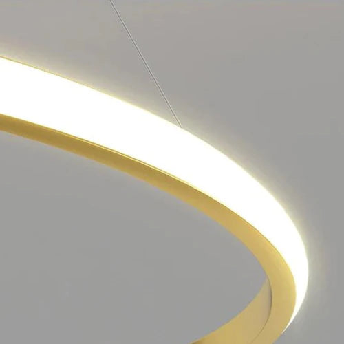 Design Circular e Sofisticado: Transforme seu ambiente com o Lustre Pendente Elegance LED Duplo Circular, que traz uma proposta moderna e sofisticada. Da lojaorganizeja.com