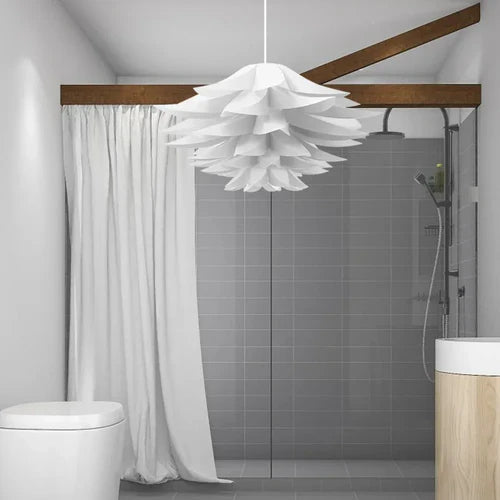 Eleve a decoração da sua casa com o Lustre Pendente Origami Illumination, uma peça sofisticada que une design contemporâneo e funcionalidade. Da lojaorganizeja.com