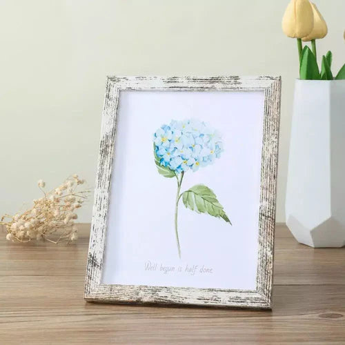 Guarde suas memórias de forma especial com o Porta-Retrato Personalizado Rustic Frame. Da lojaorganizeja.com