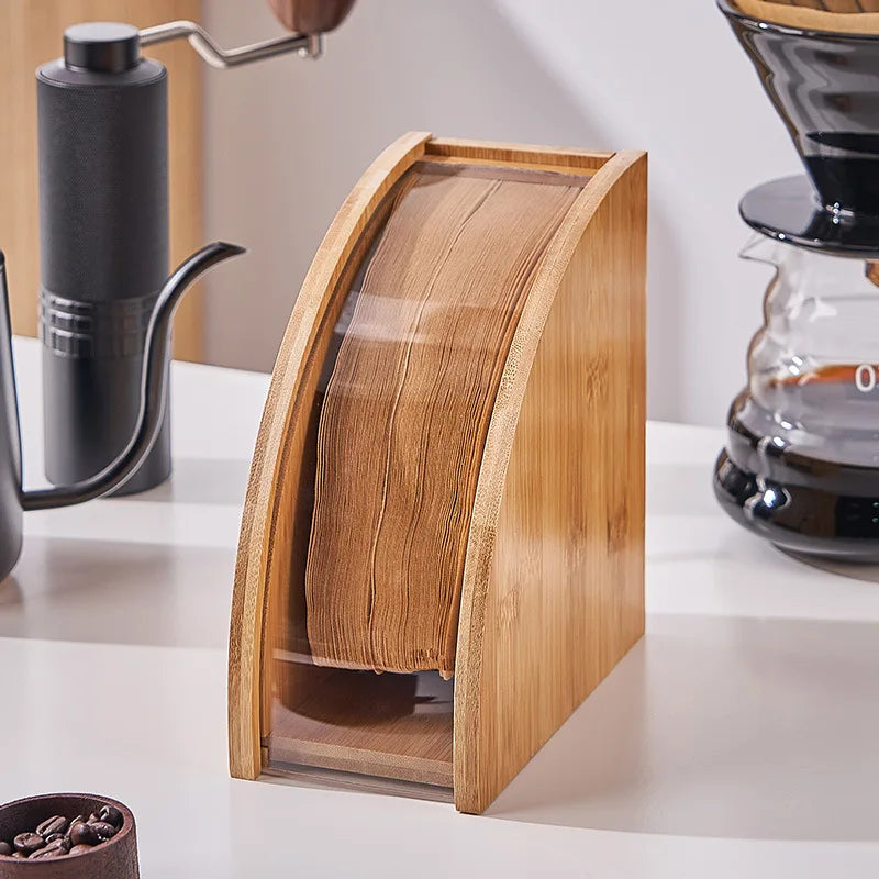 Feito com bambu natural e design elegante, este porta filtro adiciona um toque de estilo à sua rotina de preparo de café. Da lojaorganizeja.com