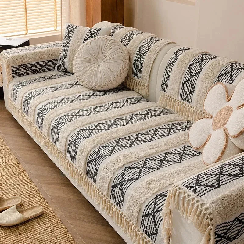 A Capa de Sofá Estilo Boho em Algodão e Linho com Design 3D é a escolha perfeita para quem deseja transformar o ambiente com personalidade e elegância natural.  Da loja organize já.