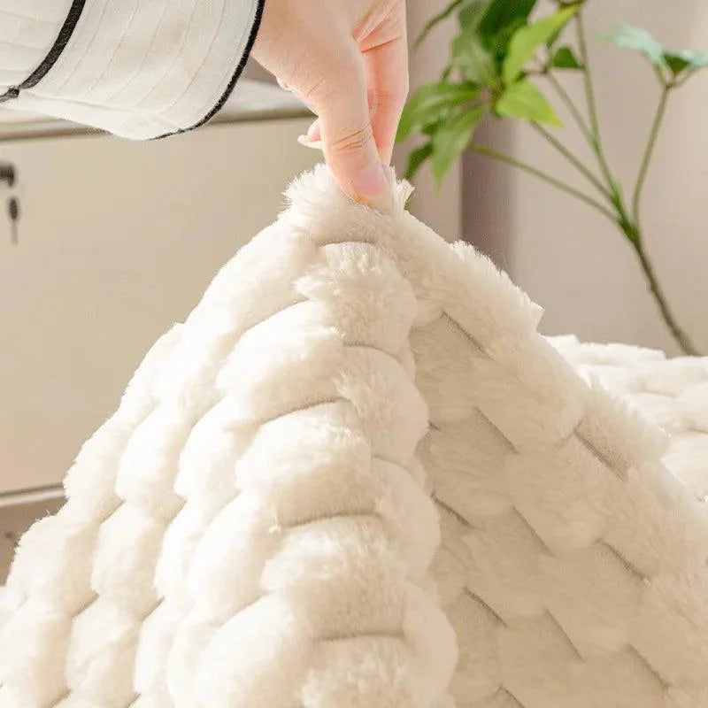 A Capa Protetora para Sofá em Veludo Cristal Laranja é a escolha perfeita para quem busca unir elegância, conforto e funcionalidade.  Da loja Organize já.